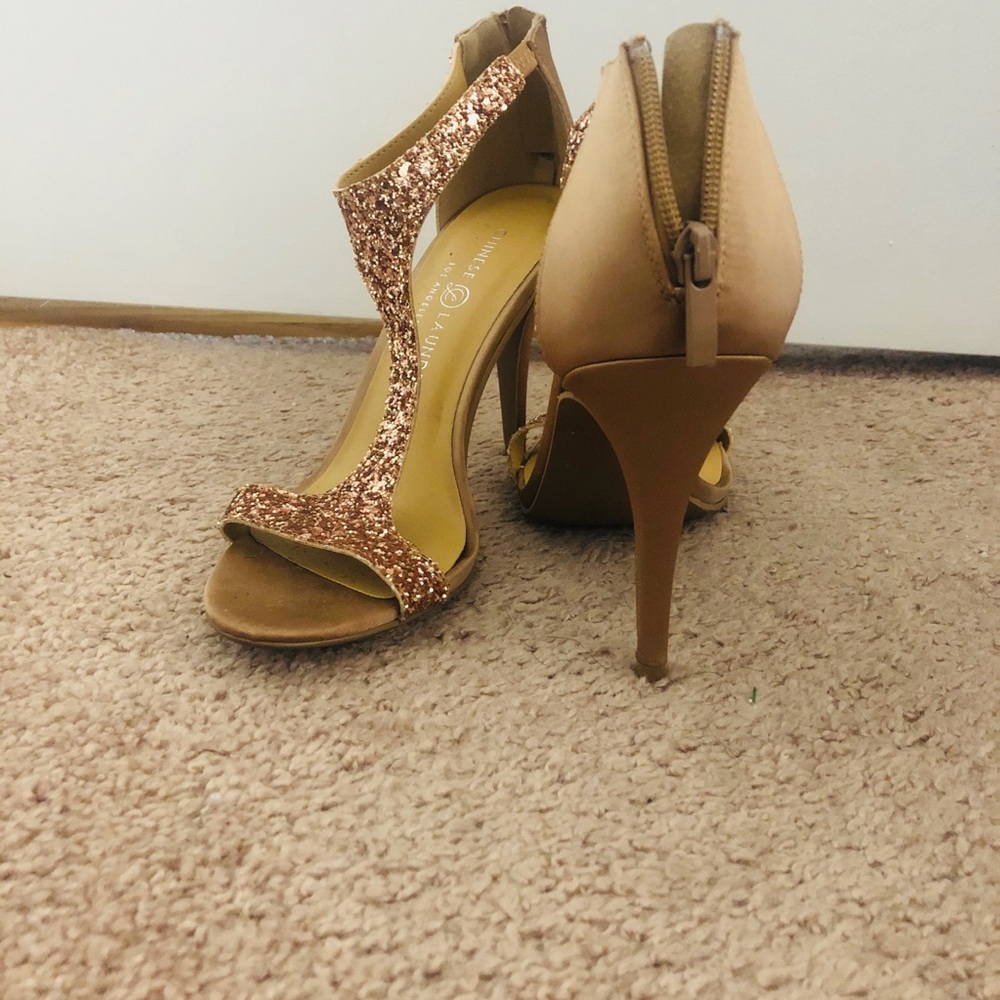 Heels - Picture 3 of 4
